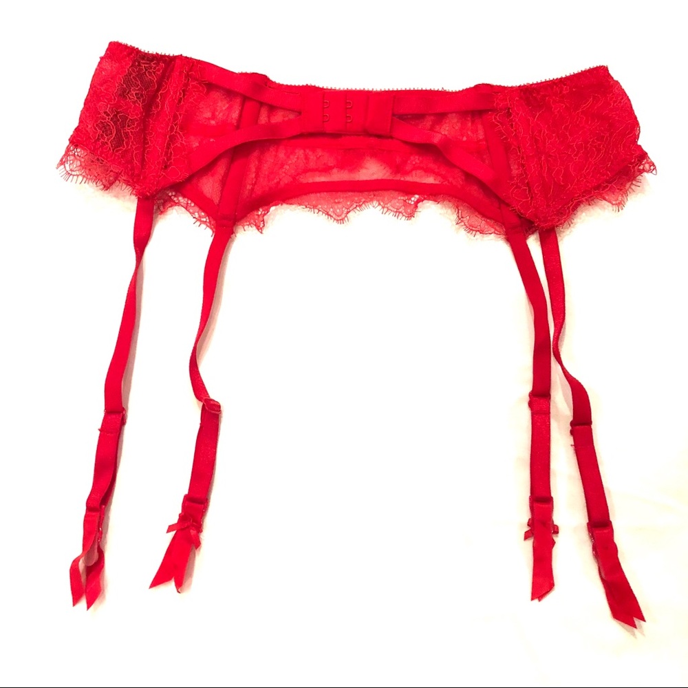 NWT Victoria’s Secret Red Lace Garter Belt - Picture 2 of 8
